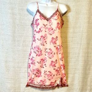 NWT Womens Sexy Pink Floral And Lace Dress- Medium